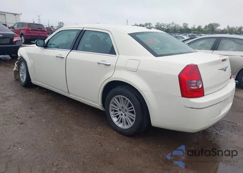 2010 Chrysler 300 Touring Plus z USA, uszkodzony, nr VIN 2C3CA1CV5AH329463